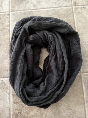 Tasha - 2 lightweigt Infinity scarves , grey and tan